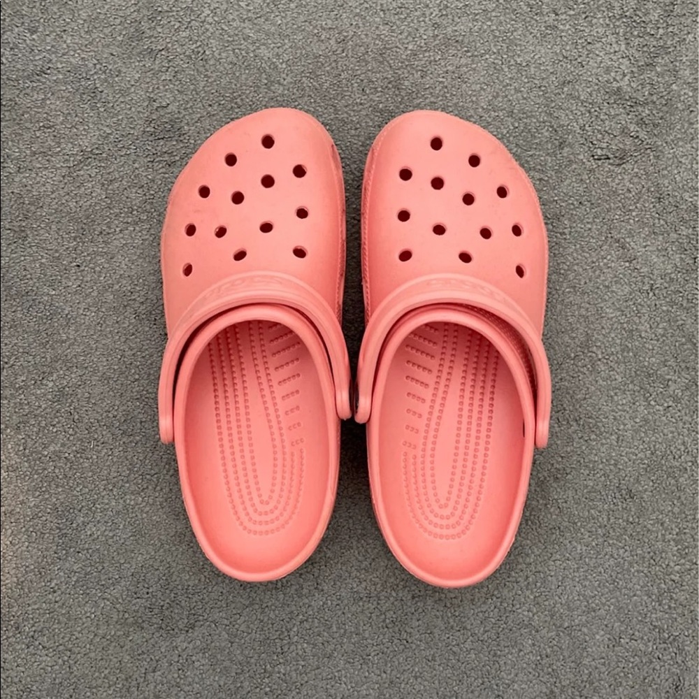 CROCS M7/W9– SOLD